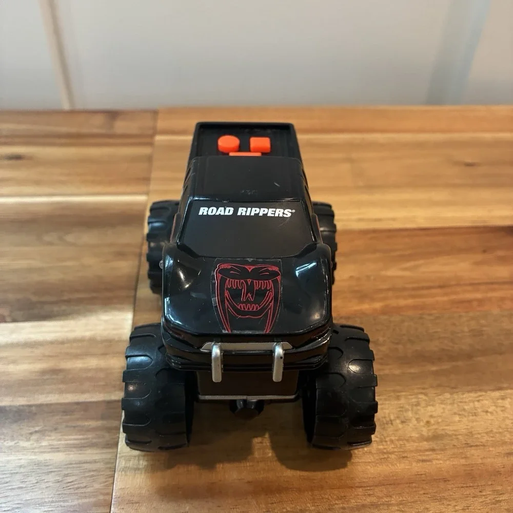 Toy State Road Rippers Snake Bite Monster Truck Firestone Lights Sound Motorized